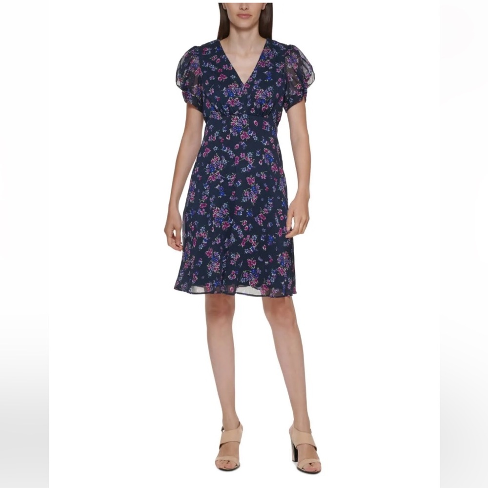 NWT Calvin Klein floral V-neck dress (size 6)